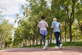 柯里休战 巴特勒挺身 勇士末节一波16比0擒公鹿